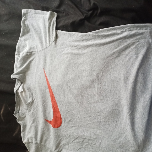 Nike tee shirts for sale - Picture 2 of 4